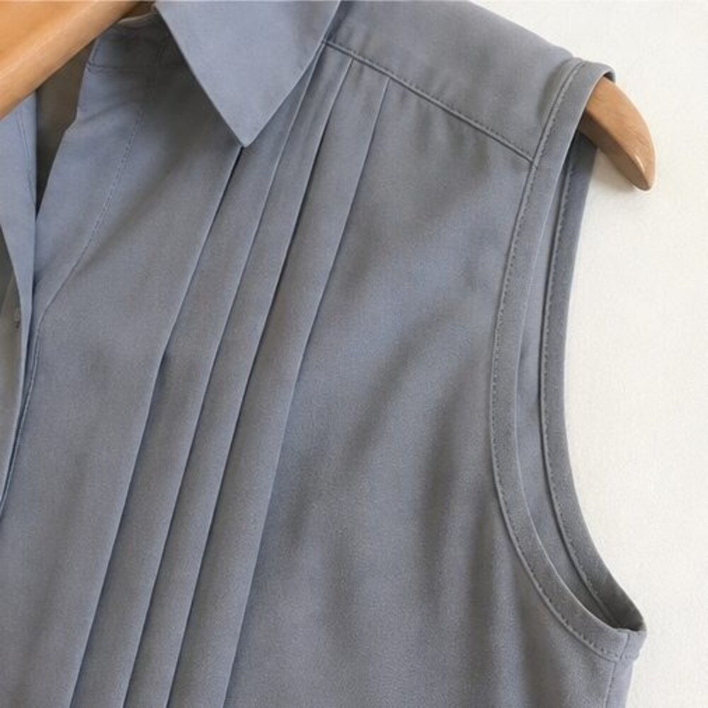Gray Button Blouse - Picture 5 of 6